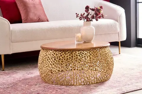 Designové a luxusní konferenční stolky Estila Designový kulatý konferenční stolek Hoja se zlatou kovovou konstrukcí a hnědou masivní deskou 75cm