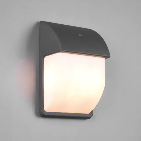 Osvětlení čísla domů Trio Lighting Světlo domovního čísla Mersey se soumrakovým senzorem