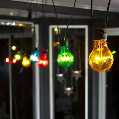 Dekorativní řetězy Konstsmide Christmas Základní sada LED světelného řetězu pro pivní zahradu, barevná