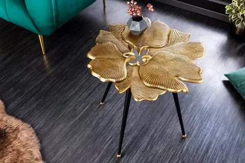 Designové a luxusní konferenční stolky Estila Glamour designový konferenční stolek Ginko ve zlatém provedení ve tvaru listů jinanu s černými nožičkami 50cm
