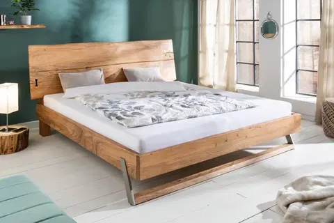 Luxusní a stylové postele Estila Designová postel Mammut z akátového dřeva se stříbrnými prvky na čele 205cm