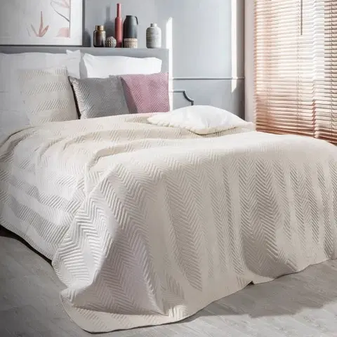 Luxusní oboustranné přehozy na postel Kvalitní oboustranný přehoz na postel krémové barvy