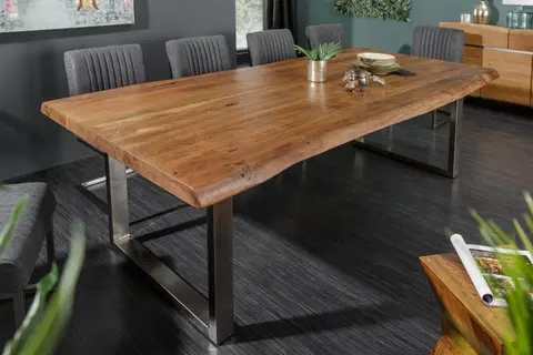 Designové a luxusní jídelní stoly Estila Masivní dlouhý jídelní stůl Mammut s deskou z akácie a nohama z kovu 200cm