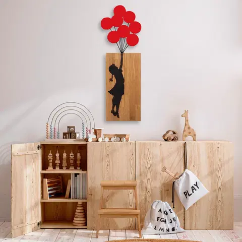 Nástěnné dekorace Nástěnná dekorace dřevo DĚVČE S BALÓNKY 34 x 99 cm