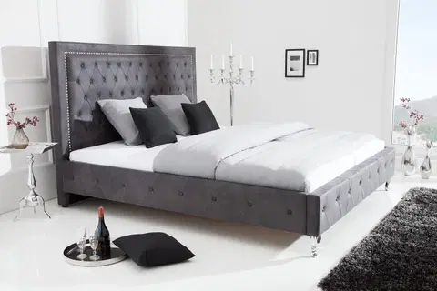 Luxusní a stylové postele Estila Luxusní chesterfield manželská postel Caledonia s tmavě šedým sametovým potahem 180x200cm