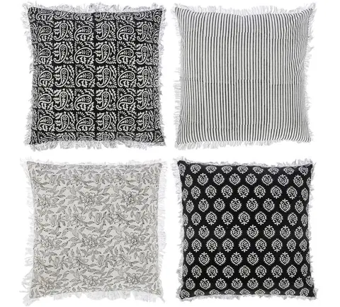 Dekorační polštáře 4ks černo-bílý bavlněný polštář s třásněmi Indi Zwart - 56*56*2,5cm J-Line by Jolipa 34463