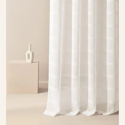 ZÁVĚSY A ZÁCLONY Měkká krémová záclona Maura se závěsem na kolečkách 140 x 260 cm